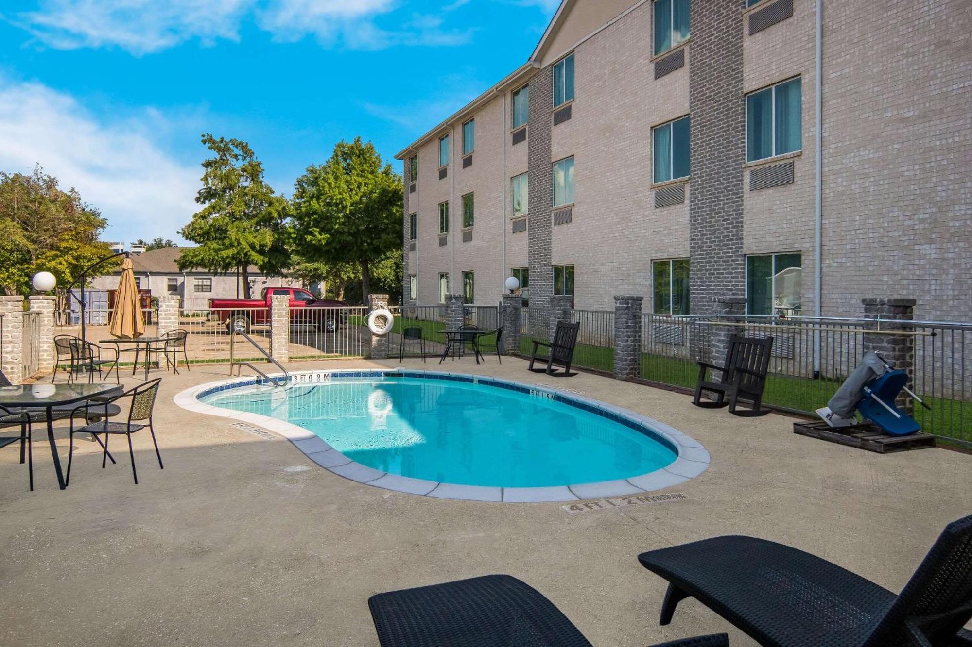 Quality Inn & Suites Roanoke - Fort Worth North Luaran gambar